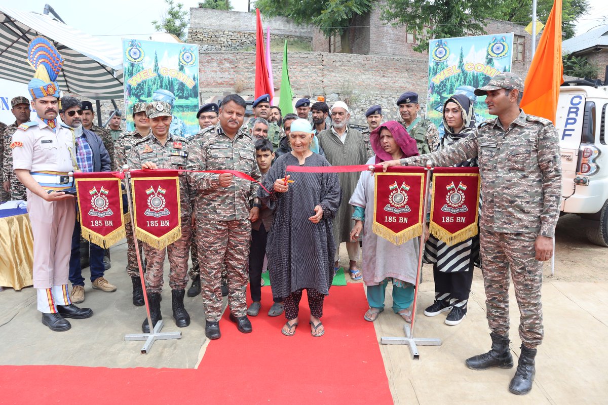 110bncrpf's tweet photo. Dedicated to serving and enhancing the well-being of our citizens CPRF 110BN organized a Medical Camp at Lethapora providing free health checkups and medicines to 205 beneficiaries from local community. 
@KOSCRPF @SKORCRPF @crpfindia @CRPFmadadgaar https://t.co/SigENIAQvq