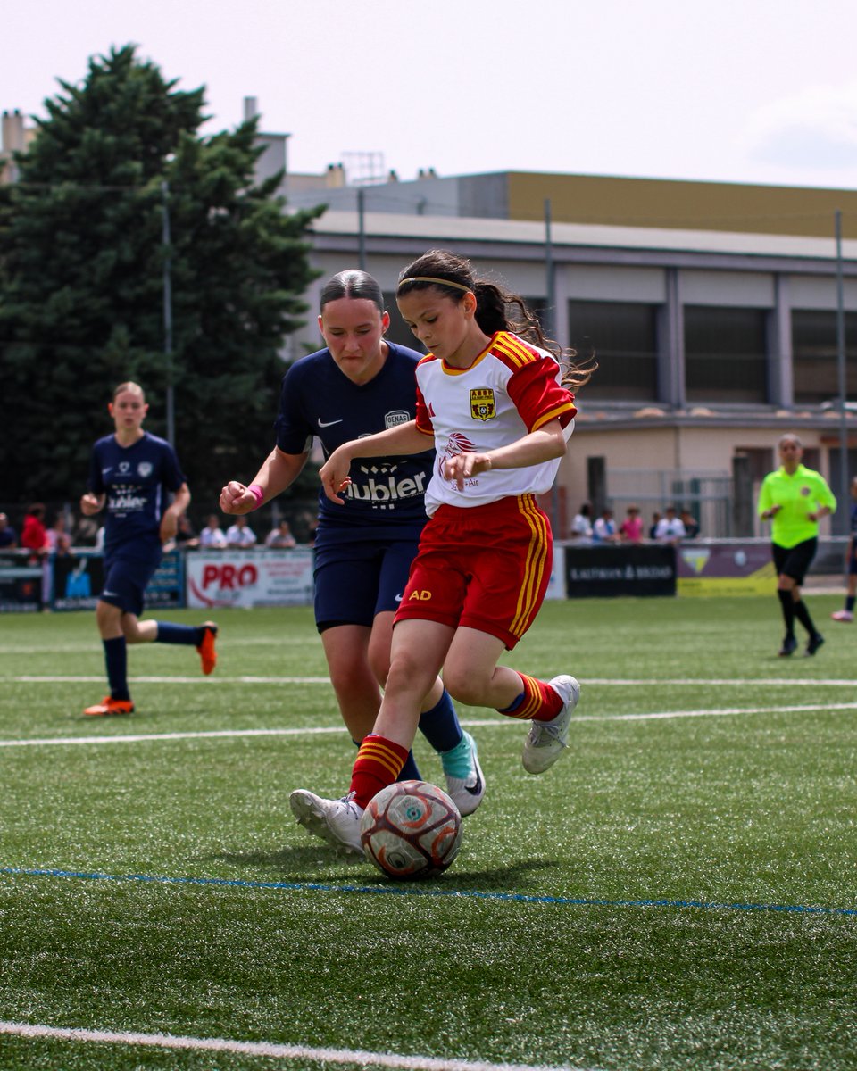 assaintpriest's tweet photo. ⏸️ 1/2 Finale - Coupe du Rhône U15F | ASSP -GENAS| 1-0 | ⏱️Mi-temps

L’AS Saint-Priest est devant dans cette rencontre grâce à un premier acte réussi ! 💪

Plus que 45 minutes pour aller chercher cette finale ! 😍

~ #Saison𝗔𝗦𝗦𝗣 | #CoupeDuRhône | #𝗔𝗦𝗦𝗣 | #ASSPESGAF https://t.co/uma2MvWenw