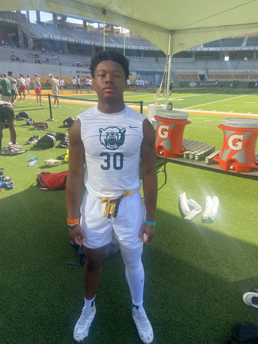 🚨 Prospect Flash🚨
Cayden Williams
2027 S/QB/ATH
BAYLOR CAMP NUMBERS
6’0 181 40 4.57 broad 9ft 11 vert 30 <a href="/CoachDaveAranda/">Dave Aranda</a> <a href="/CoachK_Hall/">Coach Khenon Hall (BAYLOR)</a> <a href="/CoachPowledge/">Matthew Powledge</a> 
<a href="/247Sports/">247Sports</a> <a href="/Rivals/">Rivals</a> <a href="/On3sports/">On3</a> <a href="/EricNahlin/">EricInsideTexas</a> <a href="/GRANTSPORTSGRP/">Grant Sports Group LLC</a> <a href="/CoachTMiller18/">Trent Miller</a>