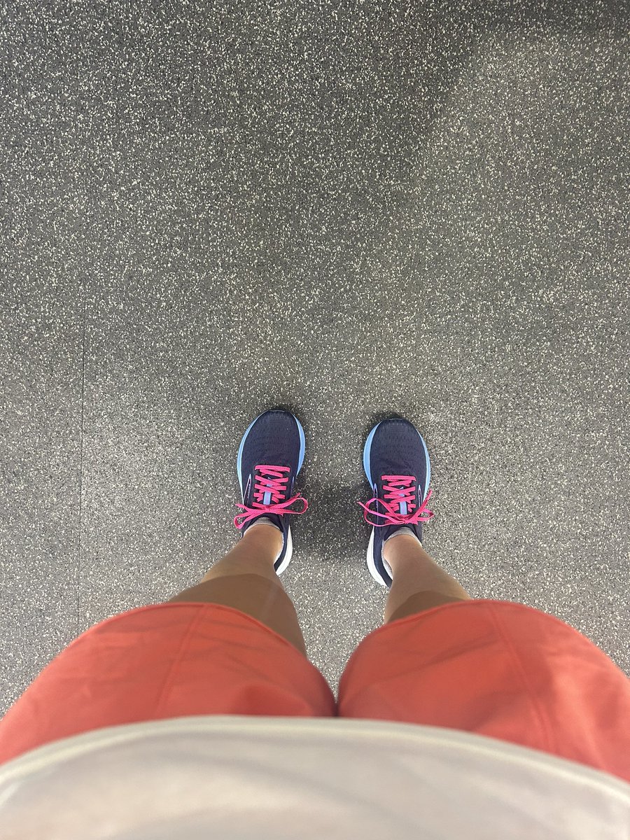 BTapintofitness's tweet image. I’m on the road again this weekend but still started the weekend off with a #strengthworkout &amp;amp; treadmill run🎉💪🏼 🏃🏼‍♀️‍➡️

The treadmill run wasn’t ideal of course, but something is better than nothing! 

#saturdayworkout #saturdayrun #runhappy #weekendvibes #fit