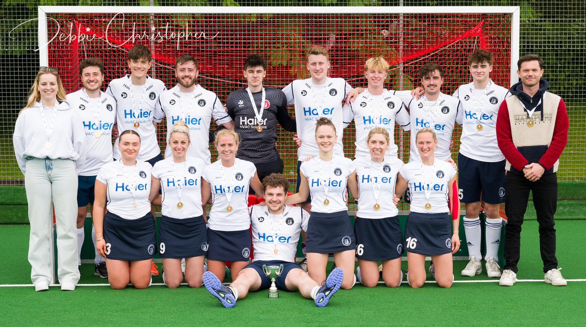 debbiechris33's tweet photo. And the winners of the @EnglandHockey  tier 1 mixed cup final against @SouthgateHC are @oxted! With 1-1 at full time, it went to shuffles (been here before!) and Oxted saw victory with a 3-1 win. Thank you Southgate for an entertaining final. https://t.co/lEbNnErj2H