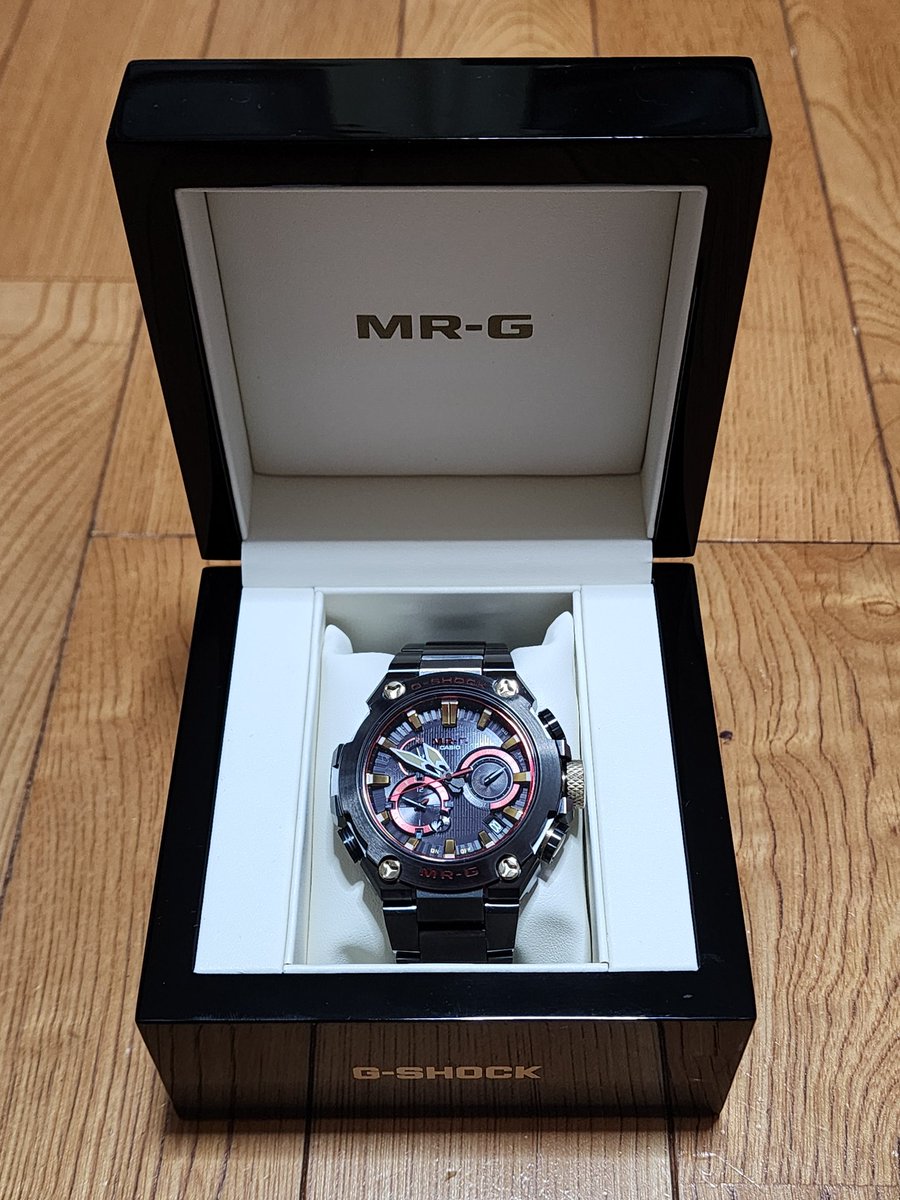 donmai_77's tweet photo. 気まぐれだったが 一生に一度はとMRG B2000を購入してしまった…
やっぱり Gショック最高グレードは最高だね👍
 #CASIO
 #Gショック
 #MRG
 #MTG https://t.co/DsRiA4dPCc