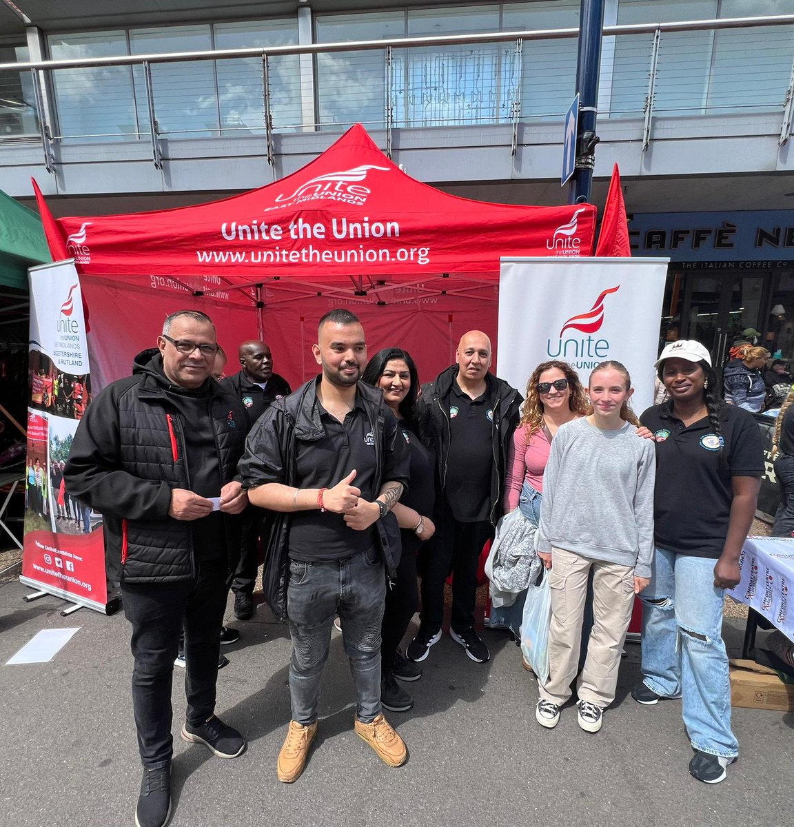 UniteEastMids's tweet image. Our Unite East Midlands BAEM Committee were joined by our Regional Secretary @PPatelUnite at Leicester’s Africa Fest today.

The festival promotes community cohesion and inter-cultural education and celebrates Leicester’s proud heritage of resistance to racism.

#AfricaFest