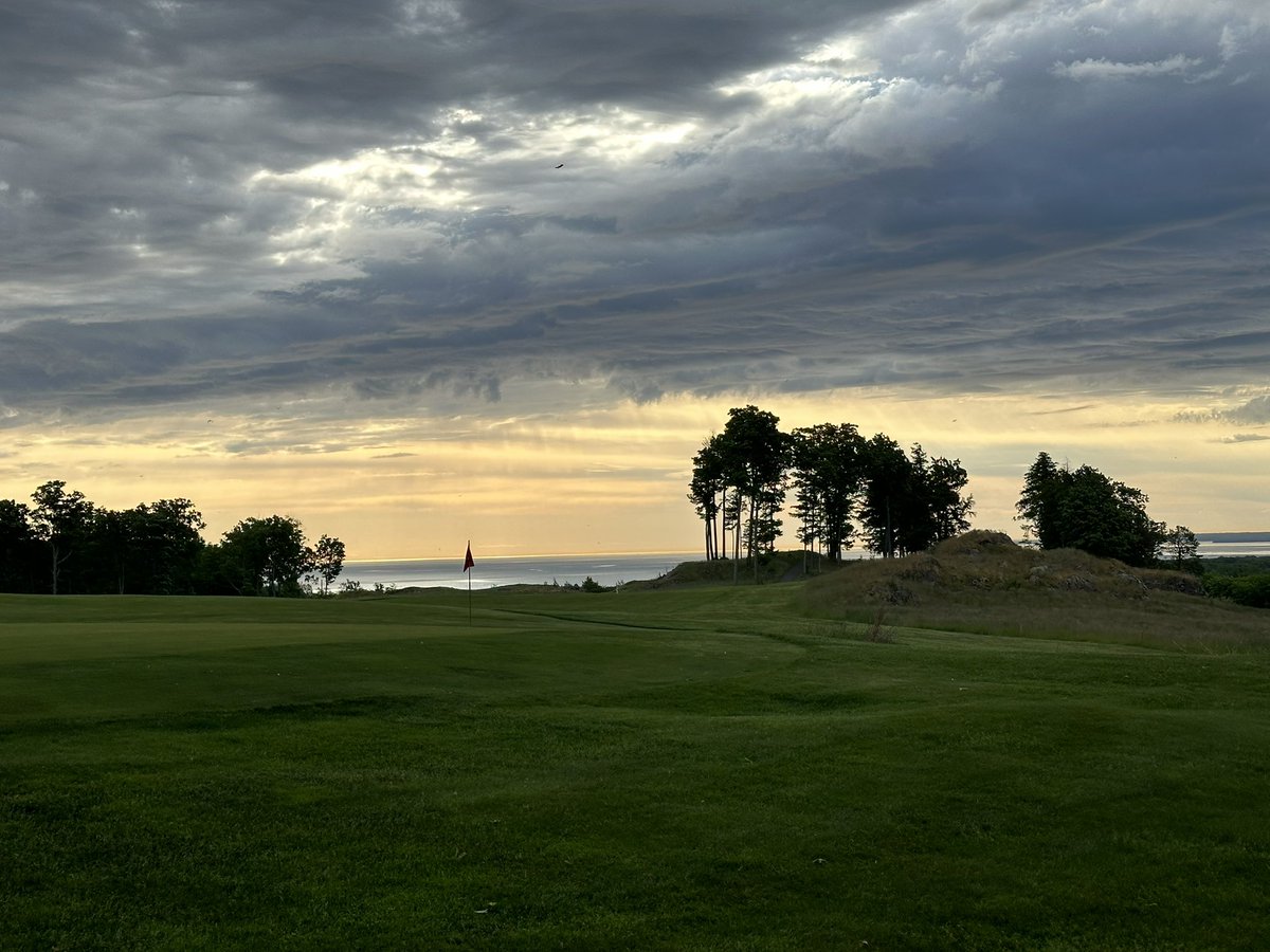 MarquetteGolf's tweet image. #MorningView is all the motivation most of us need #MarquetteGolfClub