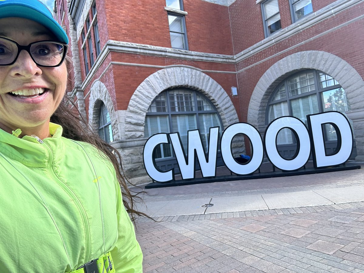 GiwedinAnangKwe's tweet image. We did it!  
140km in 14 hours with only 4 runners.
Now ready for a nap!

#riotrelays @brooksrunning #brooksrunningcollective #letsrunthere