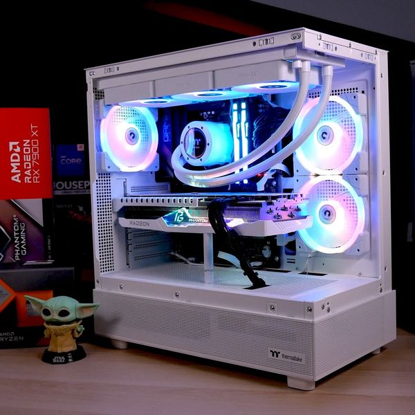 ThermaltakeInc's tweet photo. Enjoy the beautiful sight of RGB fans with our View 270!
📷 Essedi Hardware
#View270 https://t.co/9fP9kPC9K2