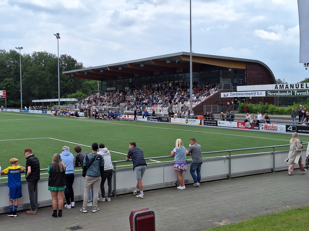 niek92jansen's tweet image. Sportpark de Koerbelt, Rijssen 📍

KHC Kampen promoveert naar de Vierde Divisie na een 1-3 zege op DZC&apos;68 op het mooie complex van Excelsior&apos;31 ⚽️

Voor DZC&apos;68 uit Doetinchem wacht er nog een herkansing.

#KHC #Kampen #DZC #DZC68 #Groundhopping #Groundhoppen