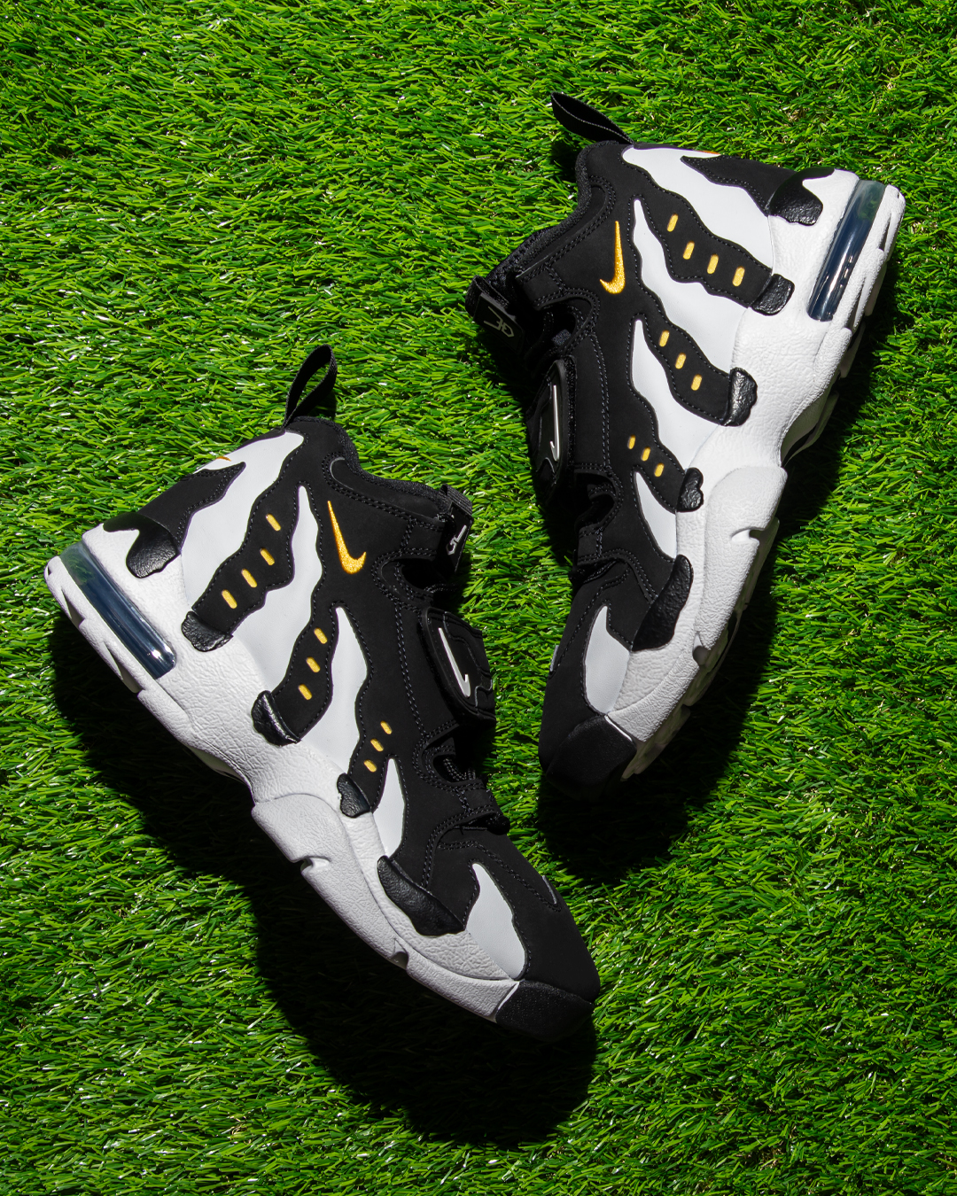 Foot Locker on X Prime Time The Nike Air DT Max 96 retains its original design from 1996 but added to this new retro is Sanders Prime logo attached to the