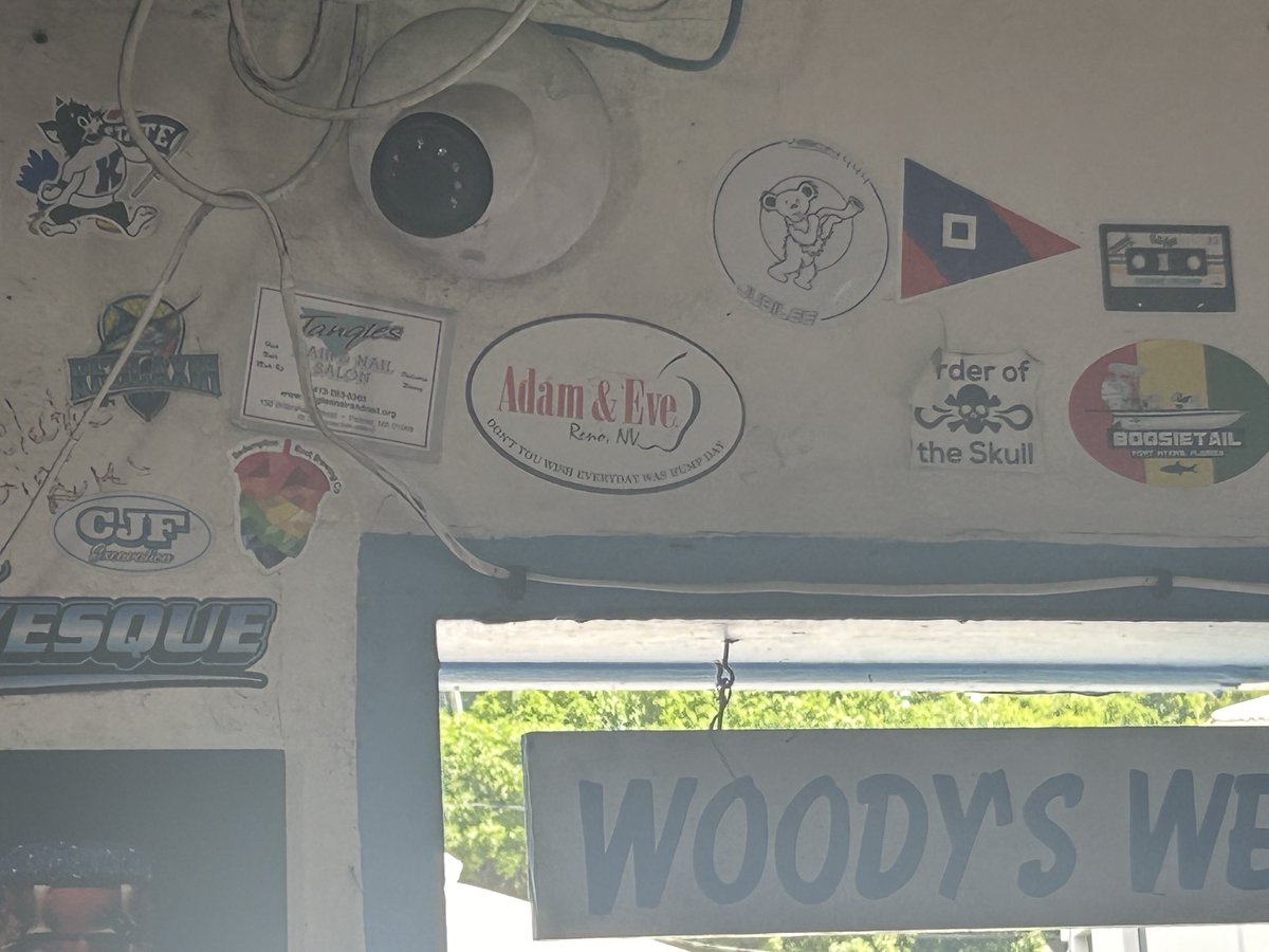 adamdb12's tweet photo. Even at Woody’s St John USVI the Jayhawk logo is covered with the Willie ⁦@KStateFB⁩ ⁦@kstatesports⁩ ⁦@KStateMBB⁩ ⁦@Coachreem4ever⁩ ⁦@CoachJTang⁩ https://t.co/xrlbtL1sgc