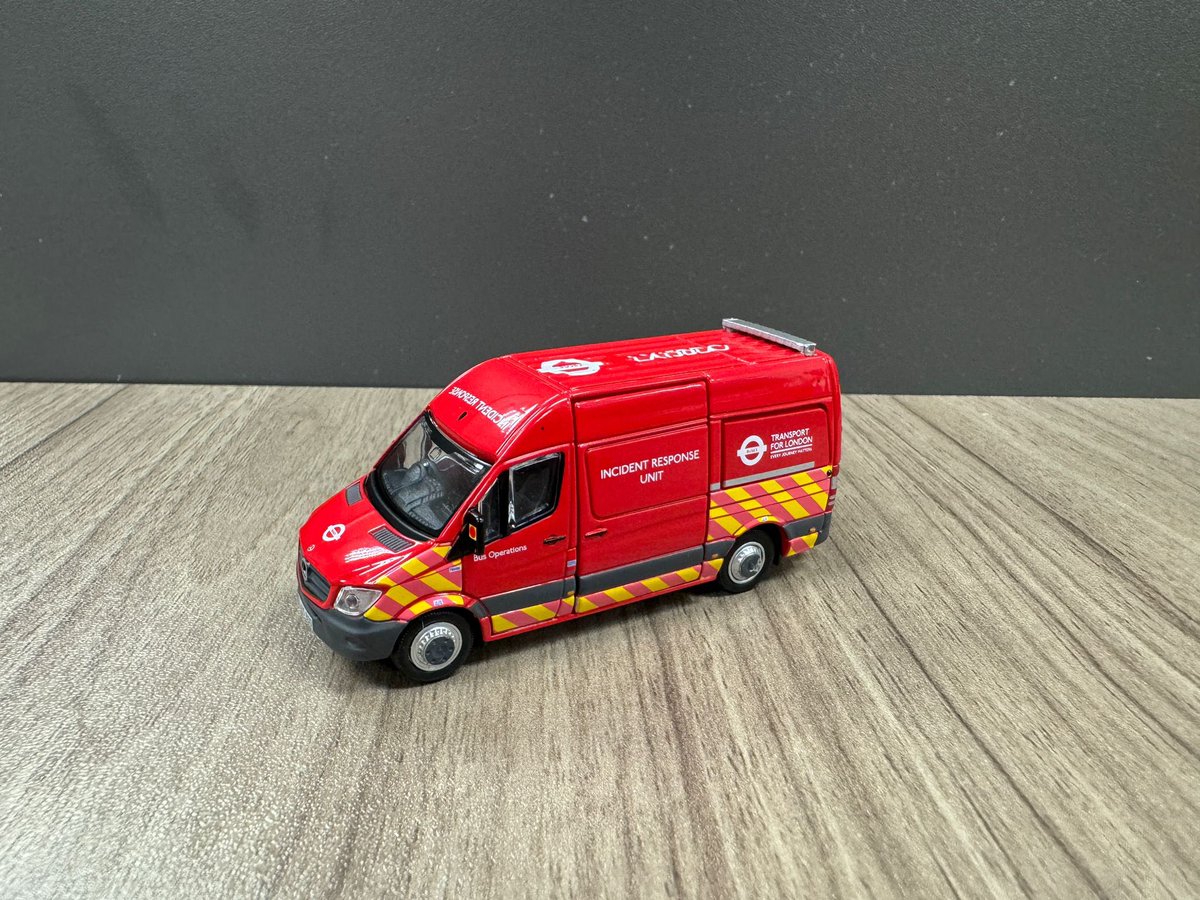 SRhobbies's tweet photo. Tiny UK11 Mercedes Sprinter Transport For London Incident Response Van in 1:76 scale is now available to pre-order!

You can Preorder and reserve your model now at the following link ➡️ https://t.co/dKIZCh0dy9

#ukdiecast #diecastuk #tinyhk #tmrguk https://t.co/qe32uqv6Jg