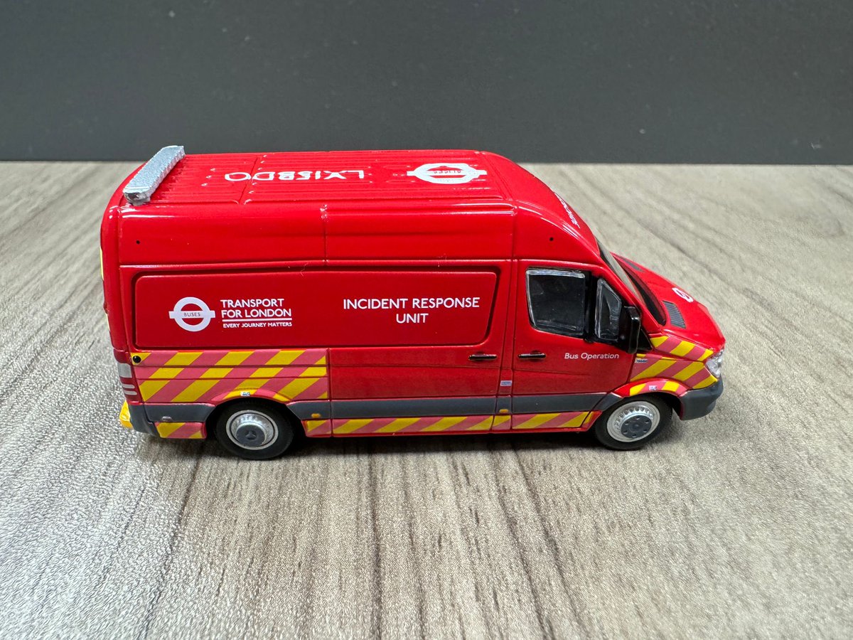 SRhobbies's tweet photo. Tiny UK11 Mercedes Sprinter Transport For London Incident Response Van in 1:76 scale is now available to pre-order!

You can Preorder and reserve your model now at the following link ➡️ https://t.co/dKIZCh0dy9

#ukdiecast #diecastuk #tinyhk #tmrguk https://t.co/qe32uqv6Jg