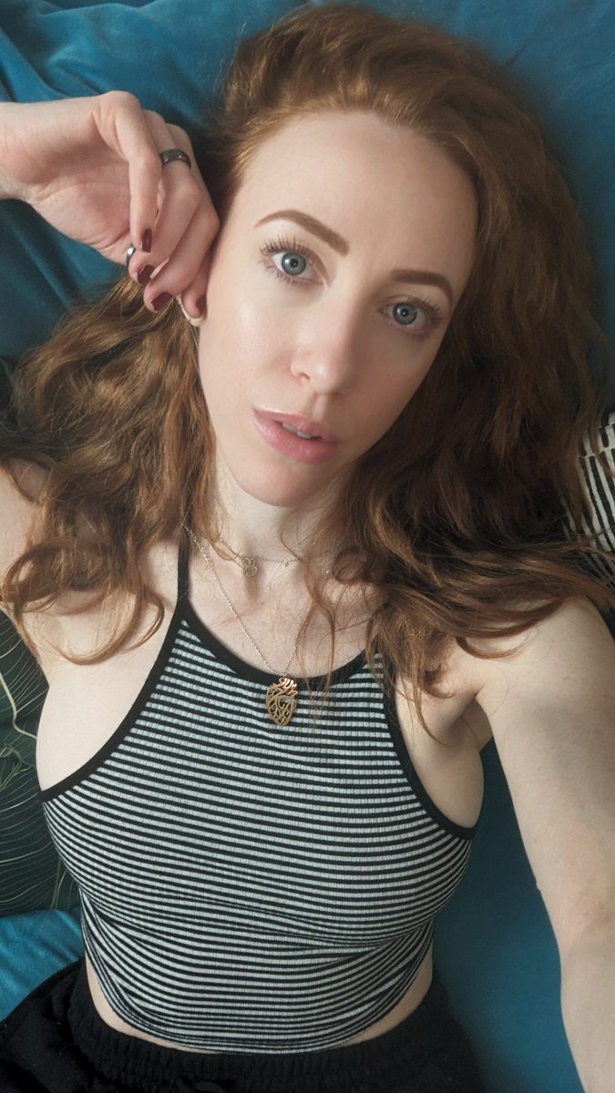 I am Chara's pineal gland 🐝🍟🏳️‍🌈 tweet media