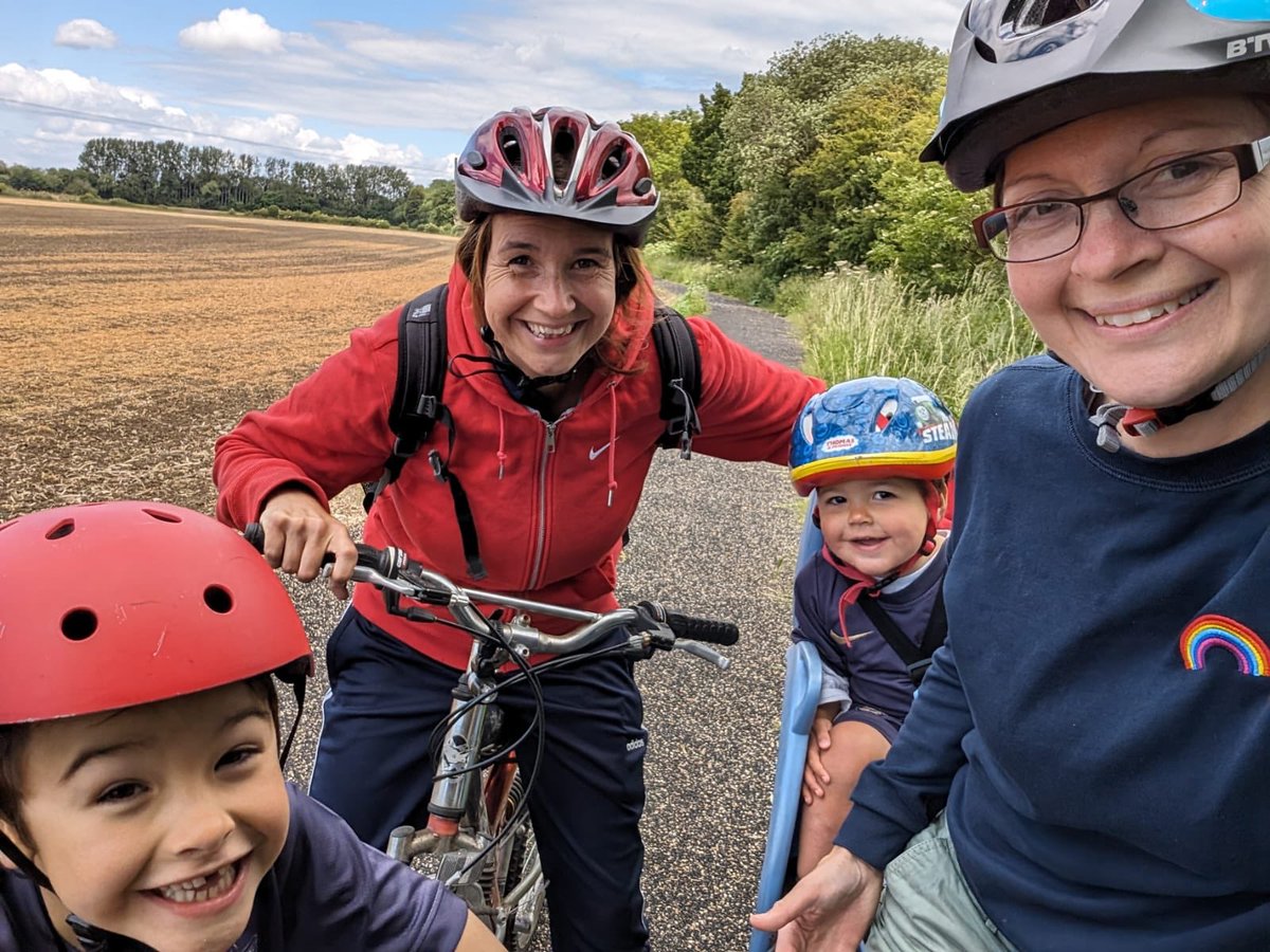 MrsLWalkerPE1's tweet photo. Suns out, bikes out and pub pit stop 

#wellbeingweekend https://t.co/ZQgHtWzXJ3
