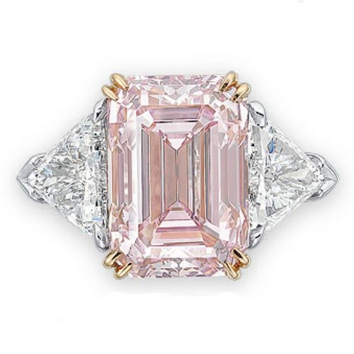 JohnCMadsen's tweet photo. Fancy Intense Pink Diamond Ring Flanked by Diamond Triangles. #diamonds #diamondsring #pinkdiamond @LangAntiques @ChristiesInc https://t.co/1dJF8TaN9b