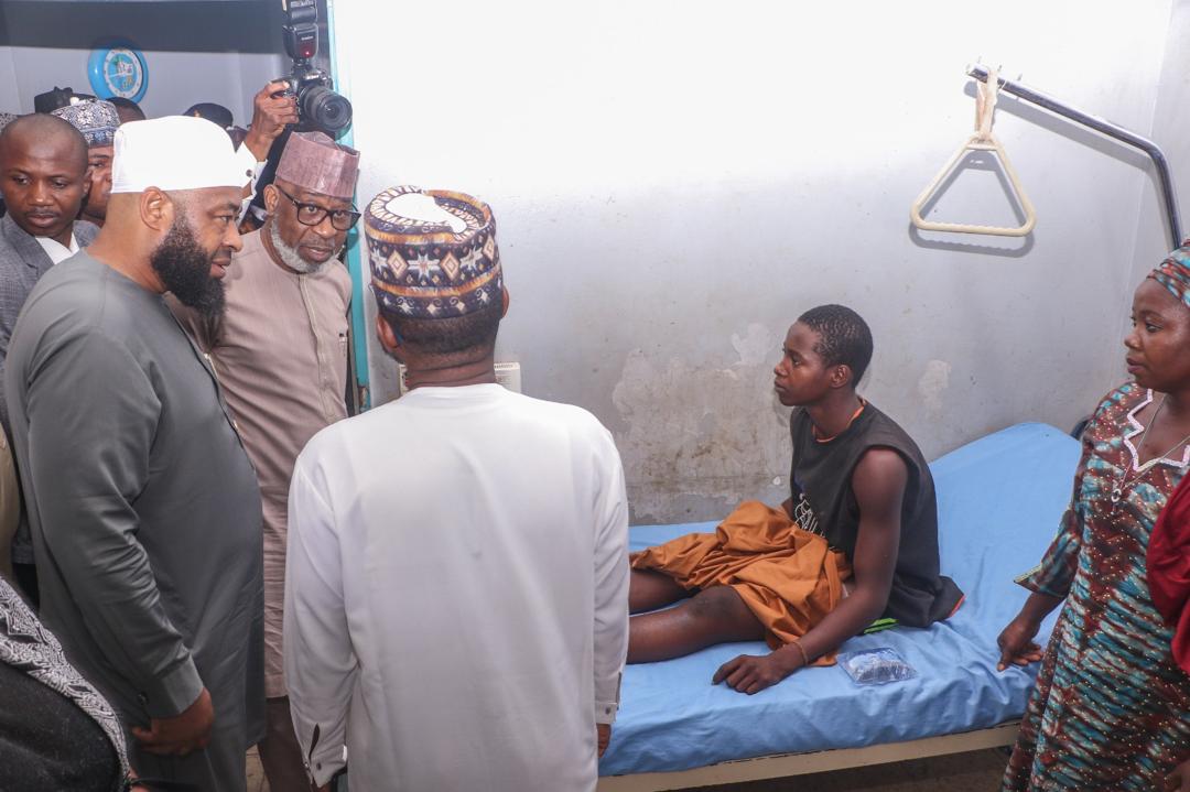 radionigeriahq's tweet image. The Minister of Solid Minerals Development, Dr. Dele Alake, has reaffirmed the federal government's commitment to enforce insurance for mine workers in Nigeria. 💼🔍 #Nigeria #SolidMineralsDevelopment #WorkerProtection
radionigeria.gov.ng/2024/06/08/col…