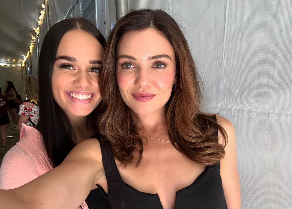 📸 #daniellecampbell with a fan yesterday via oliviasmittyy instagram post 6/8 -R