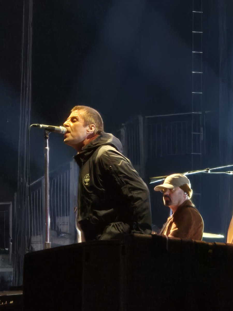 snotnose's tweet photo. @liamgallagher Fucking amazing night at @TheO2 @liamgallagher celestial and beyond, you raised the roof and blew it off. Have an amazing tour x https://t.co/Q3iHQJtFqW