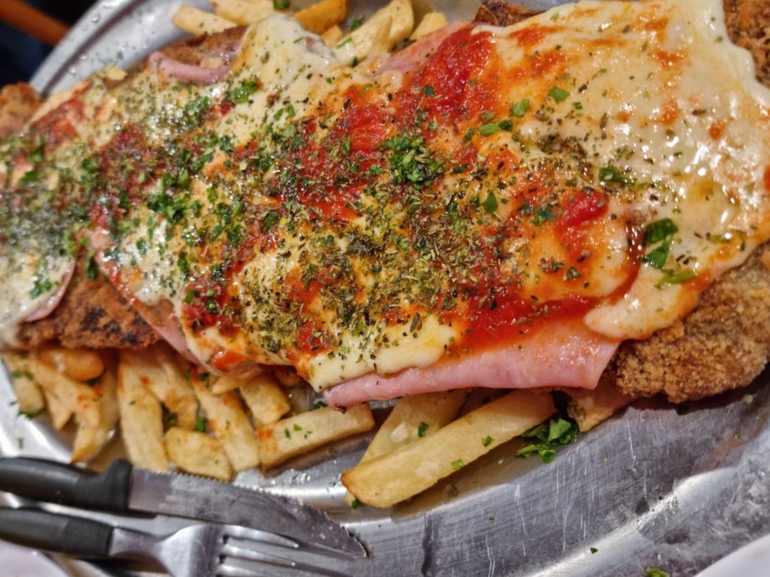 Recorrieron más de 300 bodegones de Buenos Aires y eligieron los 5 mejores por su gran relación precio calidad👉clar.in/4aWcTCy