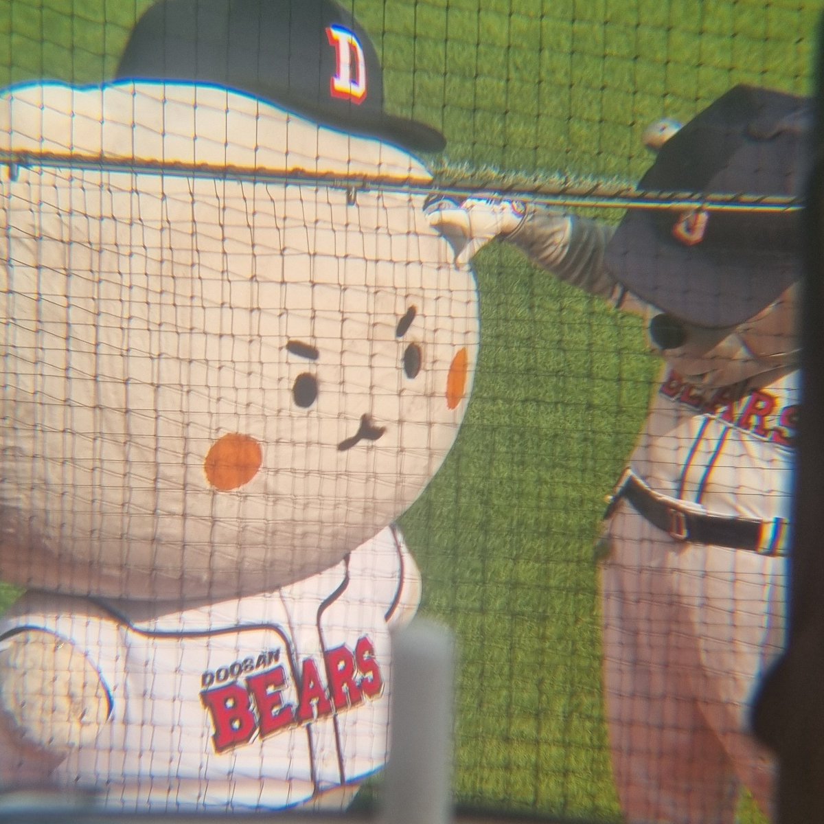 always_bears97's tweet photo. 근데 님들 그거 아셔야돼...
오늘 철웅이가 망곰이 데리고 다니면서
누구보다 아끼고 이뻐했어... https://t.co/II5ZhkoLXo