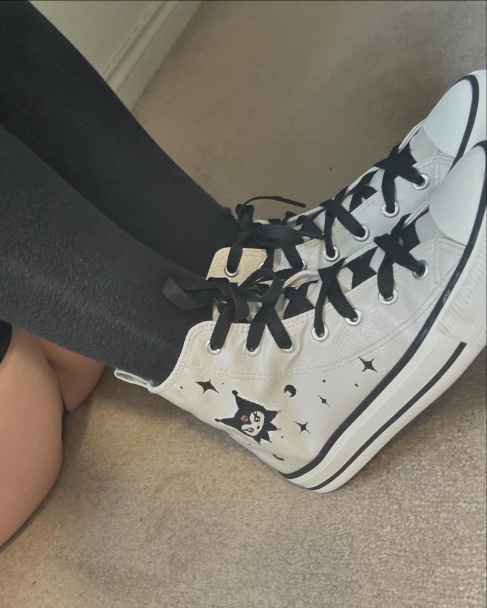 TombieFox tweet media