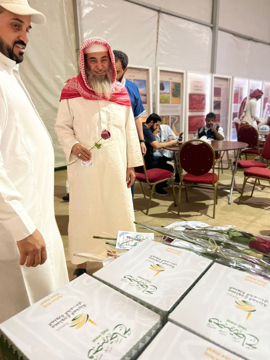 y_athr's tweet photo. شارك فريق اثر التطوعي التابع لجمعيه البر الخيرية بمحافظة الحناكيه بمخيم استقبال حجاج بيت الله الحرام بالمحافظه والترحيب بهم وتقديم لهم الخدمات https://t.co/BKNyLFaWPr