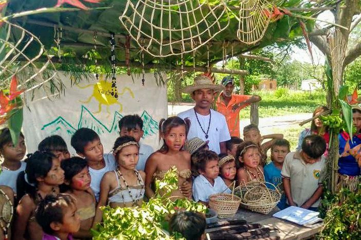 Enmarcado en los saberes ancestrales, docentes, caciques, sabios y personal obrero y administrativos de siete escuelas de la cuenca yukpa Tinakoa del municipio Rosario de Perijá, presentaron sus proyectos ecológicos.

#SíVaNico
<a href="/NicolasMaduro/">Nicolás Maduro</a>
<a href="/_LaAvanzadora/">Yelitze Santaella</a>
@MPPEDUCACION