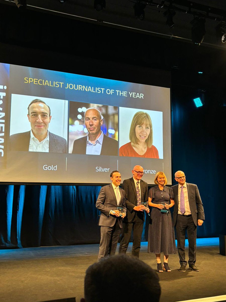 dsj_itv's tweet image. Specialist Journalist of the Year at the ITV News Awards.
I think my only words on stage were “well bloody hell.”
#ITVNewsAwards