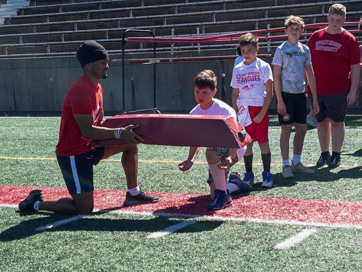 Amazing day at LaValle as we hosted members of our community at our annual PAL clinic! 

🌊🐺 x #As1 x <a href="/suffolkPALs/">Suffolk County PAL</a>