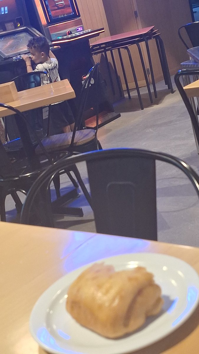 ikerr29's tweet image. Que jóvenes empiezan, a esta edad son temendos🥰