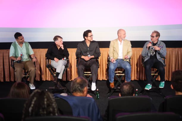 teachergirl00's tweet photo. #MarcusJones, #RonNyswaner, #MattBomer, #DanielMinahan, and #PaulLeonardMorgan at the IndieWire and Paramount+ ‘Consider This FYC’ Event at Studio 10 on June 8, 2024 in Los Angeles, California (📸: Getty Images) https://t.co/m7K1k76rhD