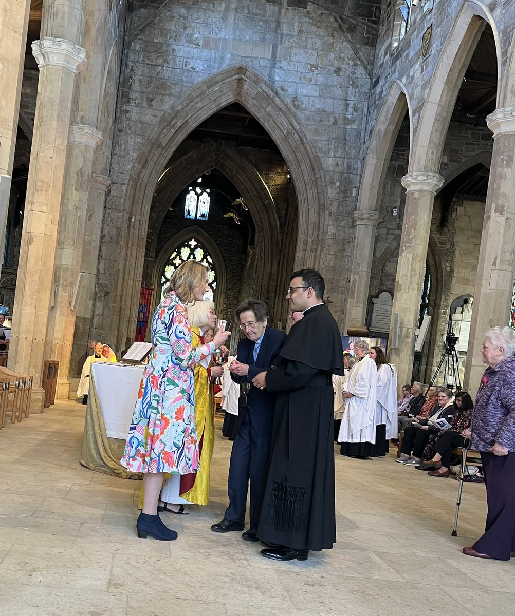 RevIqbal's tweet image. It was an emotional service @sheffcath @dioshef today to celebrate and give thanks to God for the priestly ministry of our sisters. I am grateful for the privilege to share the journey with some amazing women of God, too many to name here.