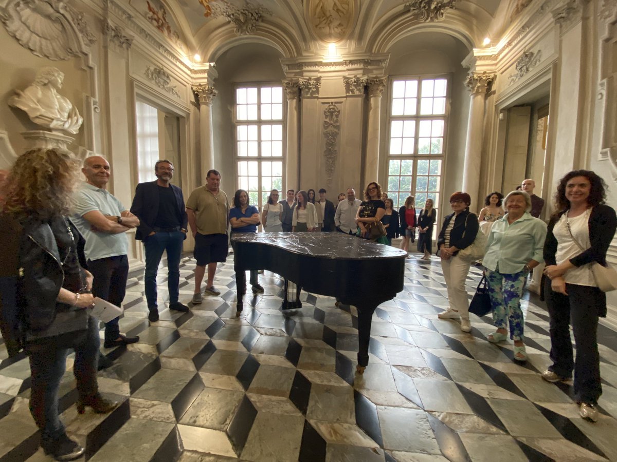 Andiamo a bere un bicchiere di 💧 questa sera festa !  #acquaMW #museumweek <a href="/MuseiRealiTo/">Musei Reali Torino</a> <a href="/bcm_girolamini/">Complesso monumentale e Biblioteca dei Girolamini</a> <a href="/MuseoCanapa/">Museo della Canapa</a> <a href="/ArchOlivetti/">Archivio Storico Olivetti</a> <a href="/MdR_Torino/">Museo del Risparmio</a> <a href="/Museo_Eboli/">MuseoArcheologicoNazionaleEboli</a> <a href="/MuseumWeek/">ᴍᴜsᴇᴜᴍᴡᴇᴇᴋ 🏛</a>