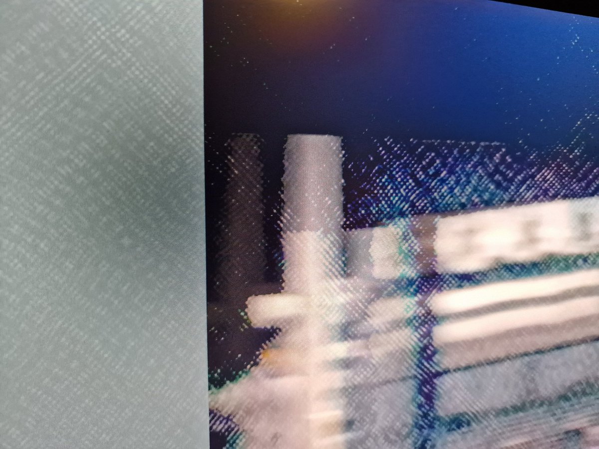 robiheg's tweet photo. @DAZN_ES hola! Al ver vuestro contenido en mi ordenador, aparecen en la pantalla unas líneas muy raras, casi como si fuese un tejido (adjunto foto). No me pasa con ninguna plataforma más, y por eso os escribo, a ver si hay alguna solución. Gracias! https://t.co/GtfBEKhvAE
