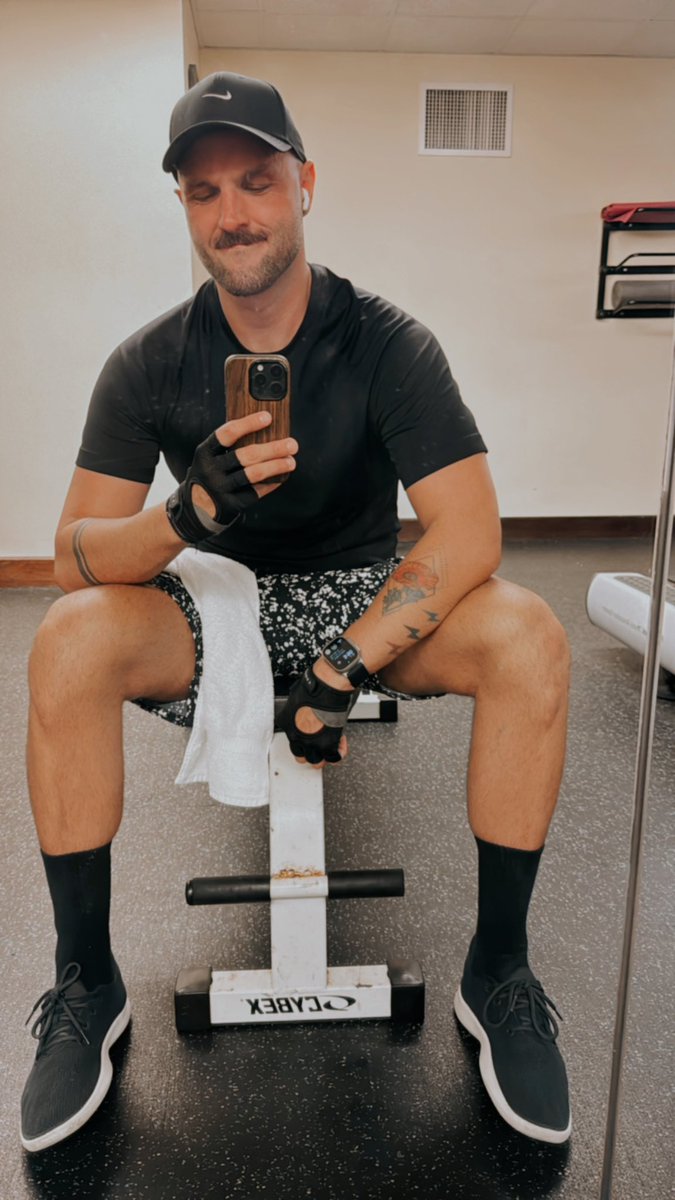 This hotel gym needs to be 🧼🧹🫧