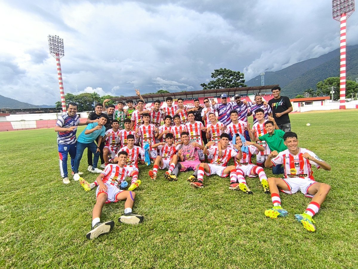 FabricaEMFC's tweet photo. @Cantera_DTFC #LigaFUTVEJunior
#J11

🎙️ ¡¡FINAL DEL PARTIDO!! ¡¡GANÓ ESTUDIANTES!!

⚔️  #Sub17 2-0 @Cantera_DTFC

#ElFuturoDelFUTVE 
#FabricandoLeyendas 🇮🇩 https://t.co/0AfEKBhjLy