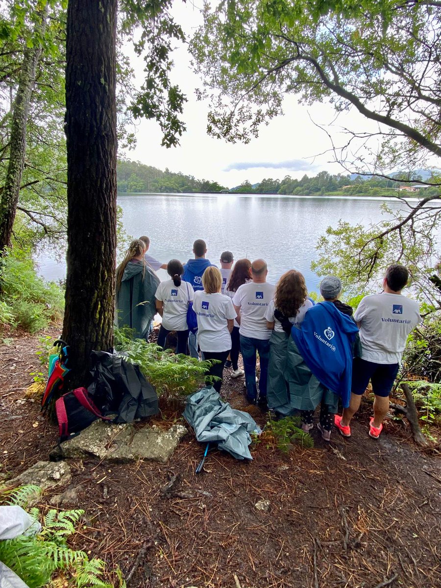 Nuriarosoto's tweet photo. Pese al mal tiempo hemos hecho una gran labor de limpieza, de aprendizaje, de concienciación sobre el agua, la naturaleza, de cuidado de nuestro entorno Graciasssss compañeros #VoluntariosAXA #AXAWeekForGood @FundacionAXA #AXA4Climate #AXAEurope&HealthForWater https://t.co/mxdx8ofiKP