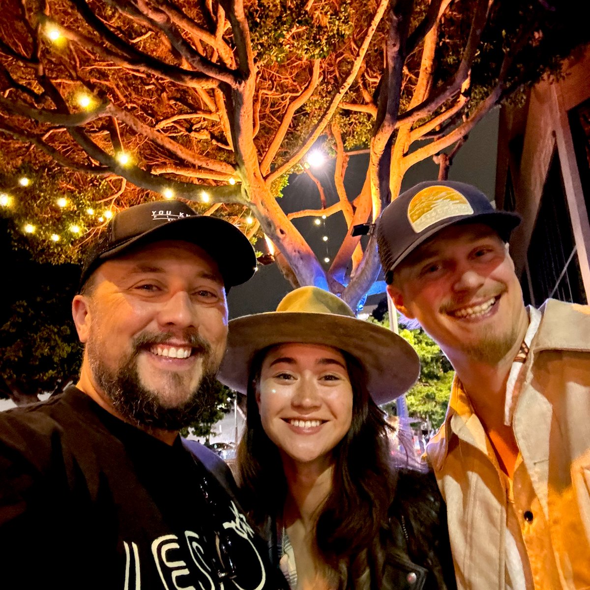 Help! I ran into some Lempo followers in Santa Monica last night… 

<a href="/lemposretreat/">Love is the Monster</a> 
#loveisthemonster #lempo