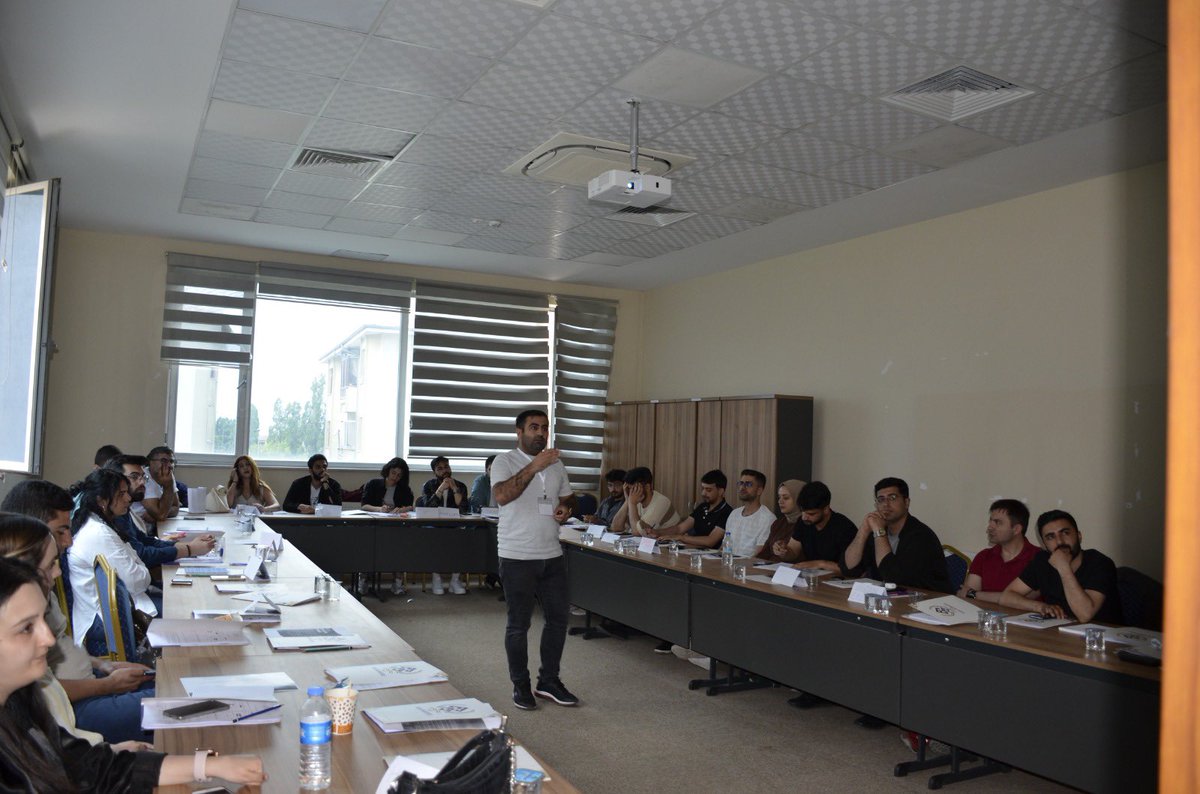 Van Barosu Sürekli Eğitim Merkezi tarafından düzenlenen “ CMK“ Eğitimi Diyarbakır Barosu eğiticilerinin katılımıyla gerçekleştirilmiştir.

Kendilerine teşekkür ederiz.