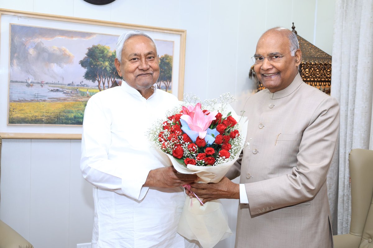 NitishKumar's tweet photo. नई दिल्ली में पूर्व राष्ट्रपति श्री रामनाथ कोविन्द जी से मुलाकात की। https://t.co/EGgaCOCMTg