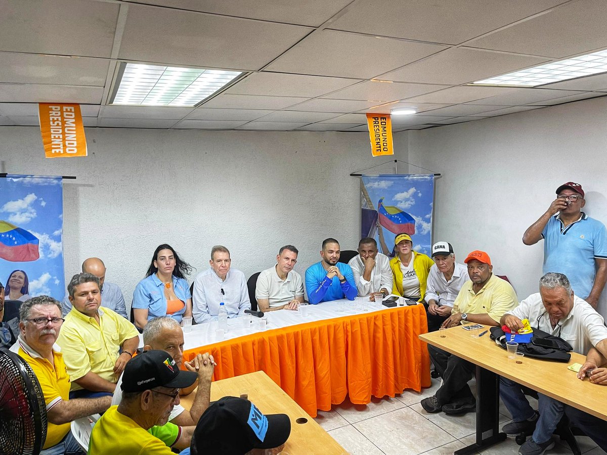 robertoenriq's tweet photo. Acompañamos a nuestro candidato @EdmundoGU junto a los factores de la @unidadvenezuela a recorrer La Guaira, llevando un mensaje de esperanza y cambio que nos llevará al triunfo el próximo 28 de julio. 

¡Los copeyanos estamos con la unidad!

#ConVzla
#UnidadYVoto
#VamosAGanar https://t.co/0SsSN5qvIp