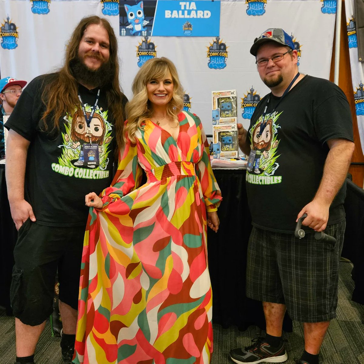 ComboCollect's tweet photo. Had a blast meeting Tia Ballard at Niagara Falls Comic Con!
Thank you @tbirdlizzy & @NFComicCon
#tiaballard #fairytail #anime #funko #funkopop #signedfunkopop #comiccon2024 #comiccon #niagaracomiccon #niagaracomiccon2024 #niagarafallscomiccon #niagarafallscomiccon2024 https://t.co/QqsITJVYa4