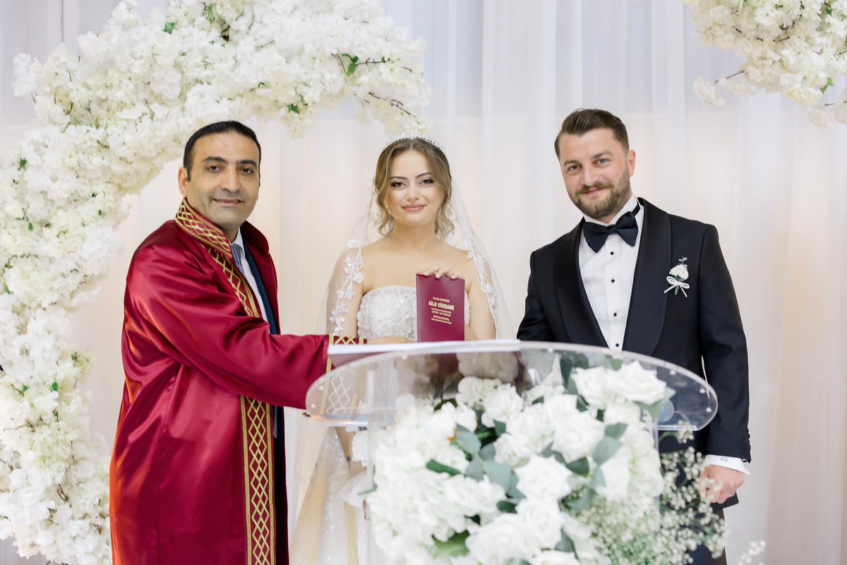 inanguney's tweet photo. Kulaksız Mahallesi'nden komşum Orhan Sağkol ve gelinimiz Ceyda'nın nikah akitlerini yerine getirdim. 

Evlerinden bereketin, huzurun ve sevginin eksik olmadığı uzun yıllar diliyorum. https://t.co/5tbcTAiq3b