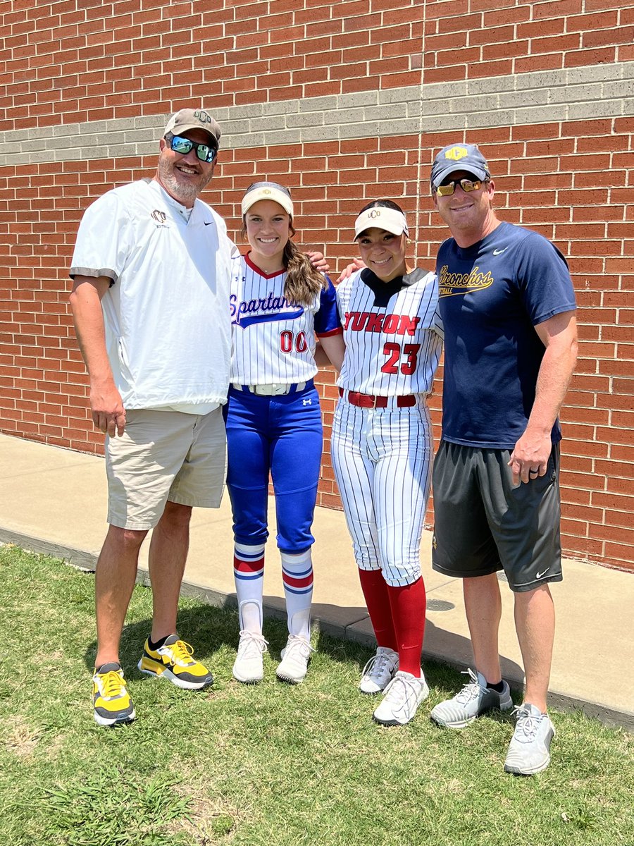 UCOSoftball tweet media