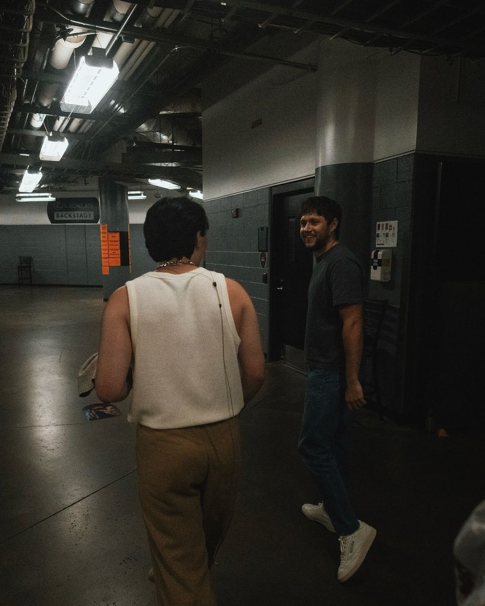 niallontours's tweet photo. Niall with Ryley Tate!

📸 Photo credits to Reid Phat https://t.co/k3odTWBHXH