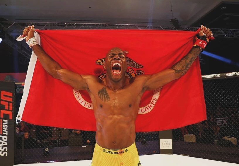 YellowGlovesPod's tweet photo. Cage Warriors 173 was a fun time despite featuring only 8 fights.
Former UFC fighter Bruno Souza styled on Reis & entered into title contention at 145lbs.
Damon Wilson went to WAR while Vines & Bayduev were all flash in theirs wins.
👇BREAKDOWN + ANALYSIS BELOW👇 #CW173 https://t.co/q2ICrEFRlJ