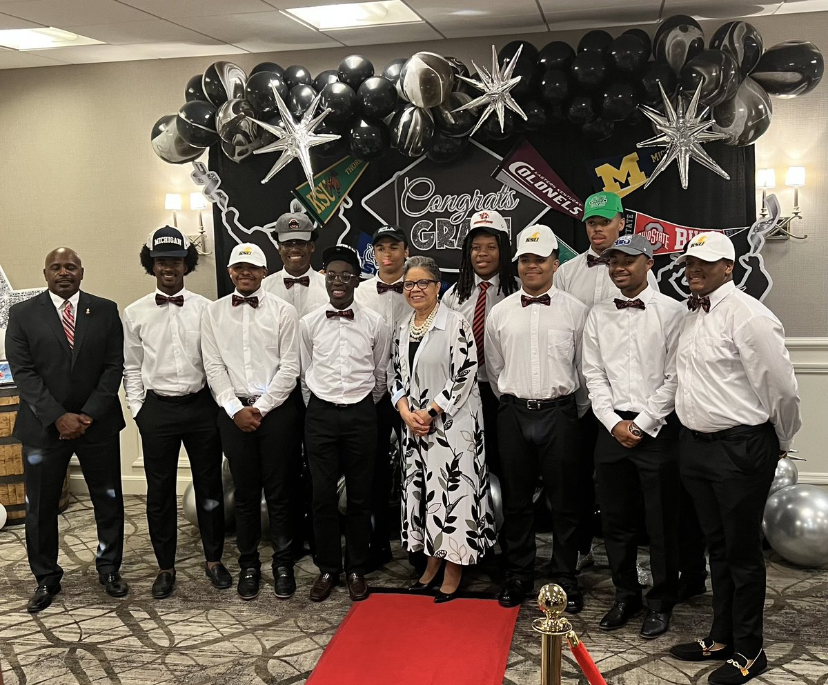 Darwin L Conwell, MD, MSc, FACG (@hairytompits) on Twitter photo Black Men Working Academy- Academic Signing Day - bmwacademyky.org <a href="/UK_HealthCare/">UK HealthCare</a> <a href="/UKYMedicine/">University of Kentucky College of Medicine</a> medicine.uky.edu/sites/diversit… Black Men Working Academy- Academic Signing Day - bmwacademyky.org <a href="/UK_HealthCare/">UK HealthCare</a> <a href="/UKYMedicine/">University of Kentucky College of Medicine</a> medicine.uky.edu/sites/diversit…
