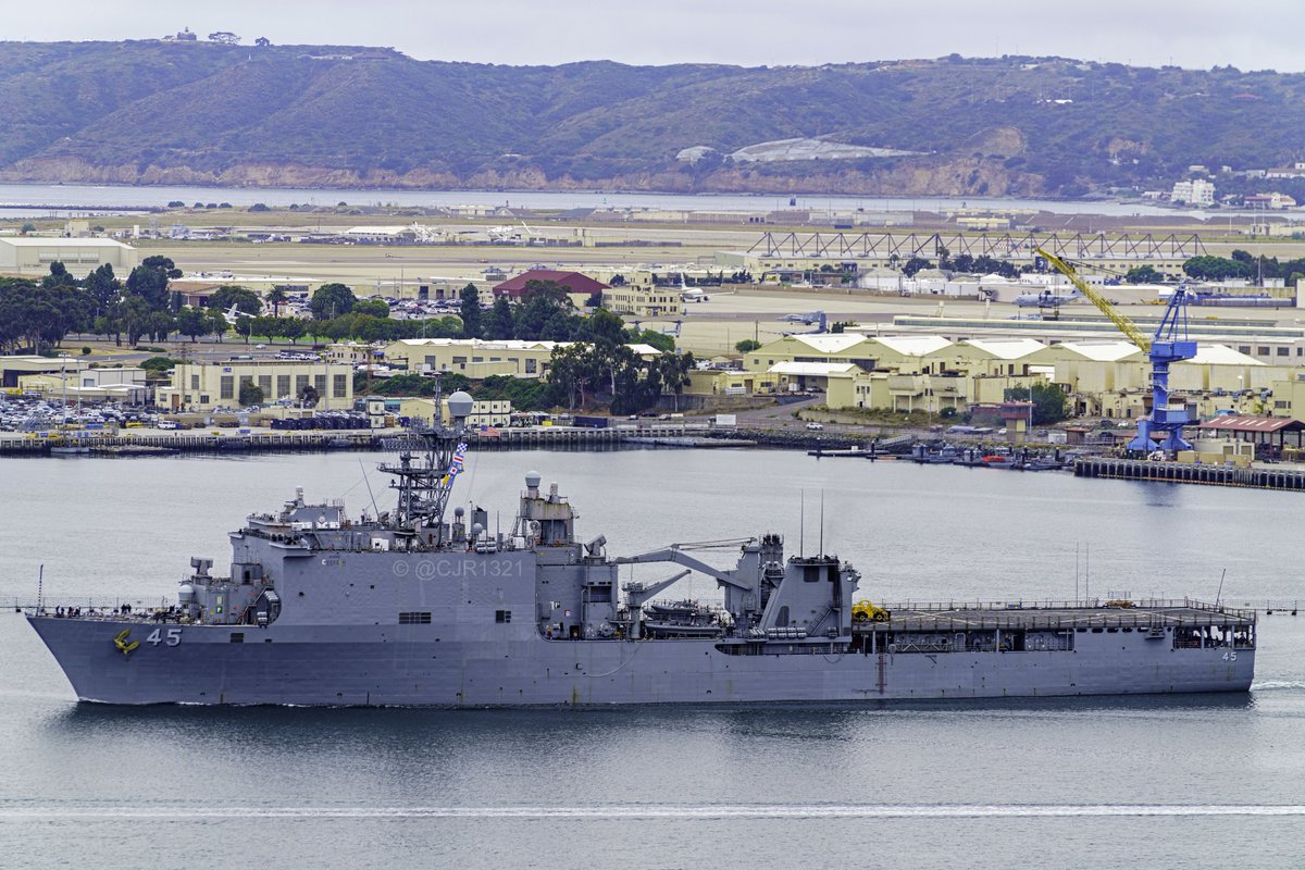 WarshipCam's tweet photo. USS Comstock (LSD 45) Whidbey Island-class dock landing ship coming into San Diego - June 8,2024 #usscomstock #lsd45
SRC: TW-@cjr1321 https://t.co/tF3o7ZQQzV