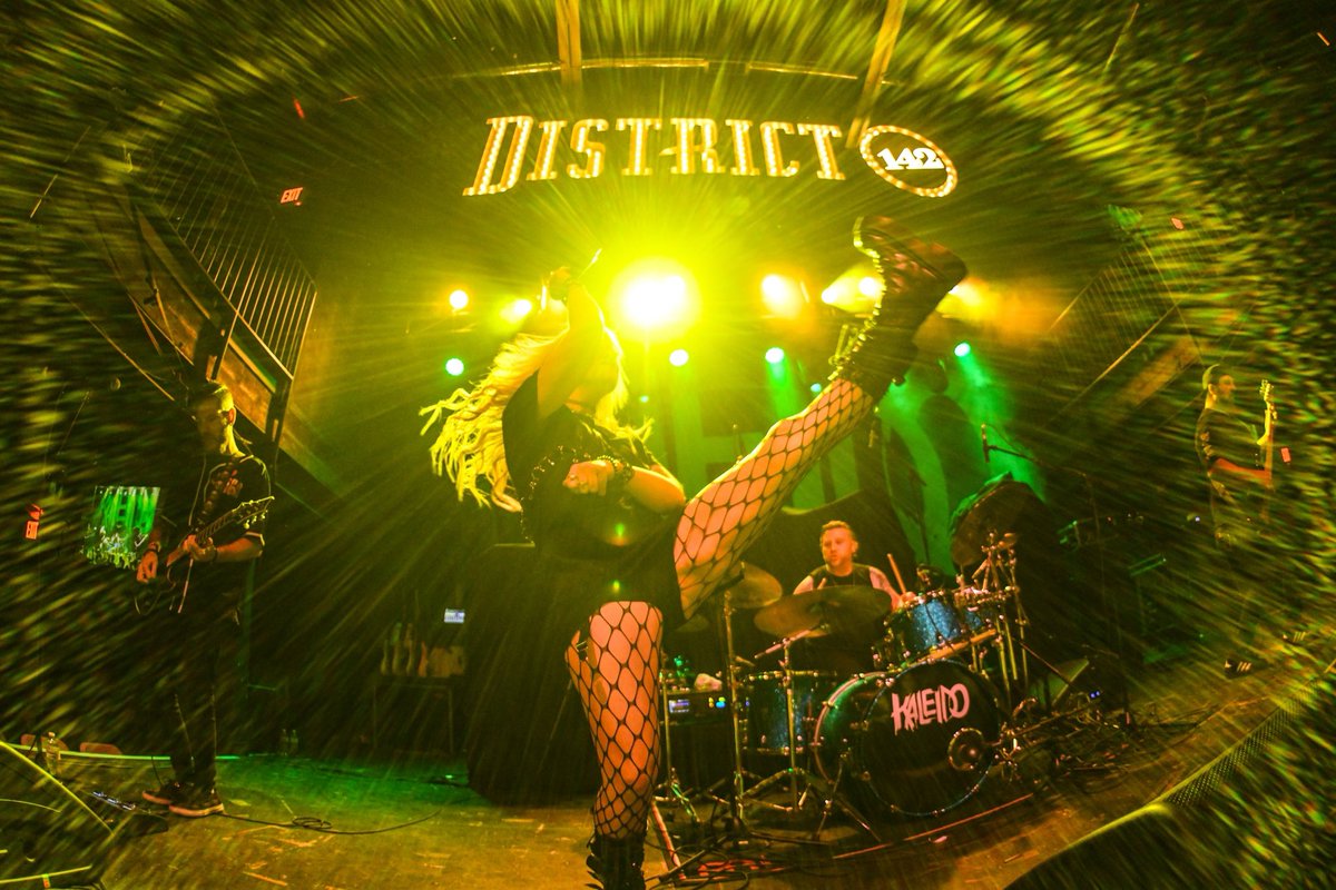 Kaleidoband's tweet photo. NEW JERSEY!!! LFG!! 🚀🤘

Catch us in Frenchtown tonight with Alien Ant Farm at Artie’s! 

📸 x @SSergentphotos 
#kaleido #alienantfarm #mANTras #newjersey #frenchtown #concert https://t.co/5HrBnd43gz
