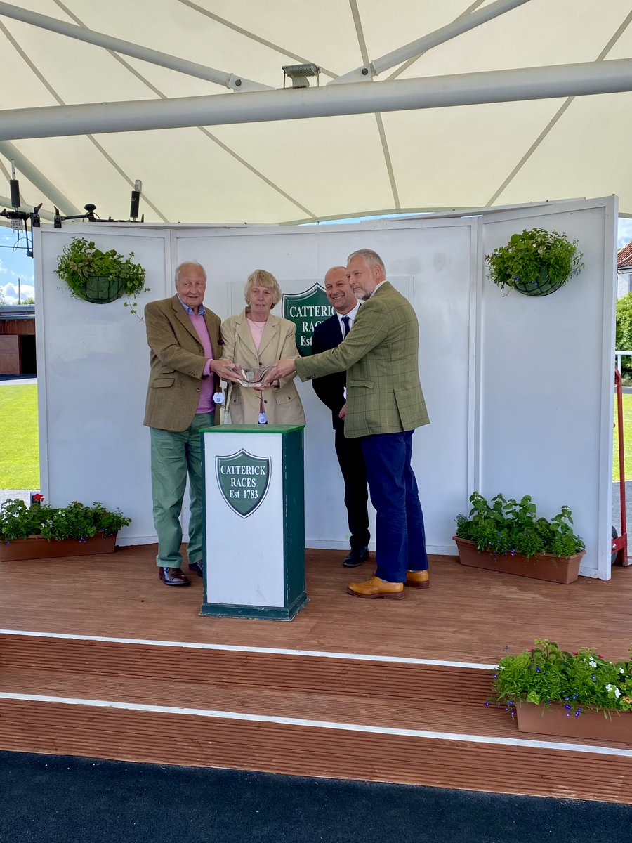 Catterick Racecourse tweet media