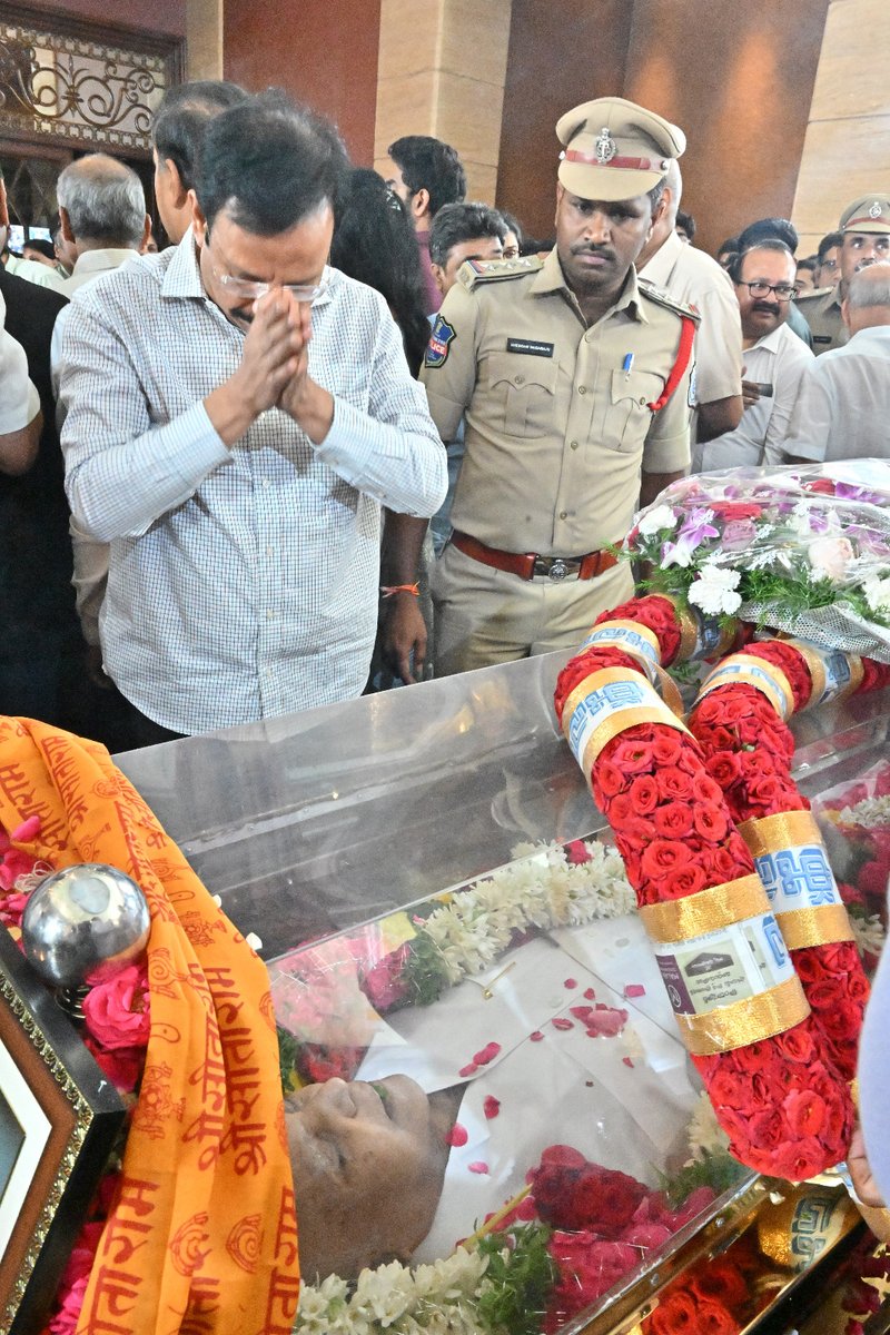 Office of V.C. Sajjanar, IPS tweet media